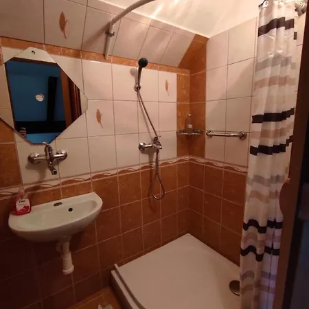 - Vinný Sklípek Jevisovka