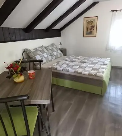 - Vinny Sklipek Apartment Jevisovka